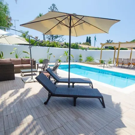 Villa Janissa *